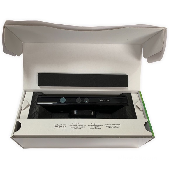 Xbox 360 Kinect Bundle and 2 Kinect Games: Dance Central and Leela All Cables - Picture 5 of 13